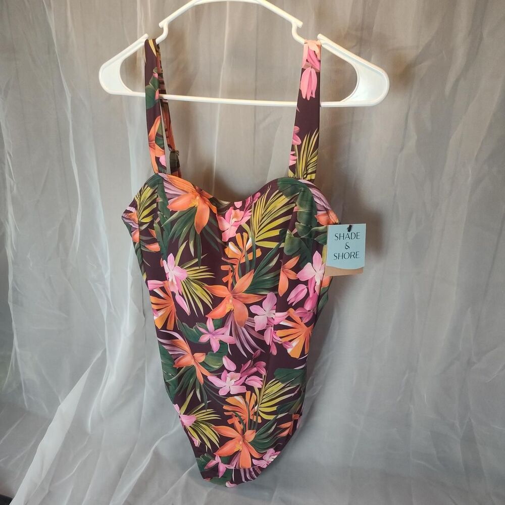 Shade & Shore floral one piece swimsuit adjustable straps criss cross back Large